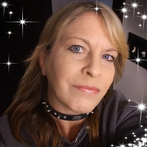 Meet your Posher, Yvette - Picture 1 of 1